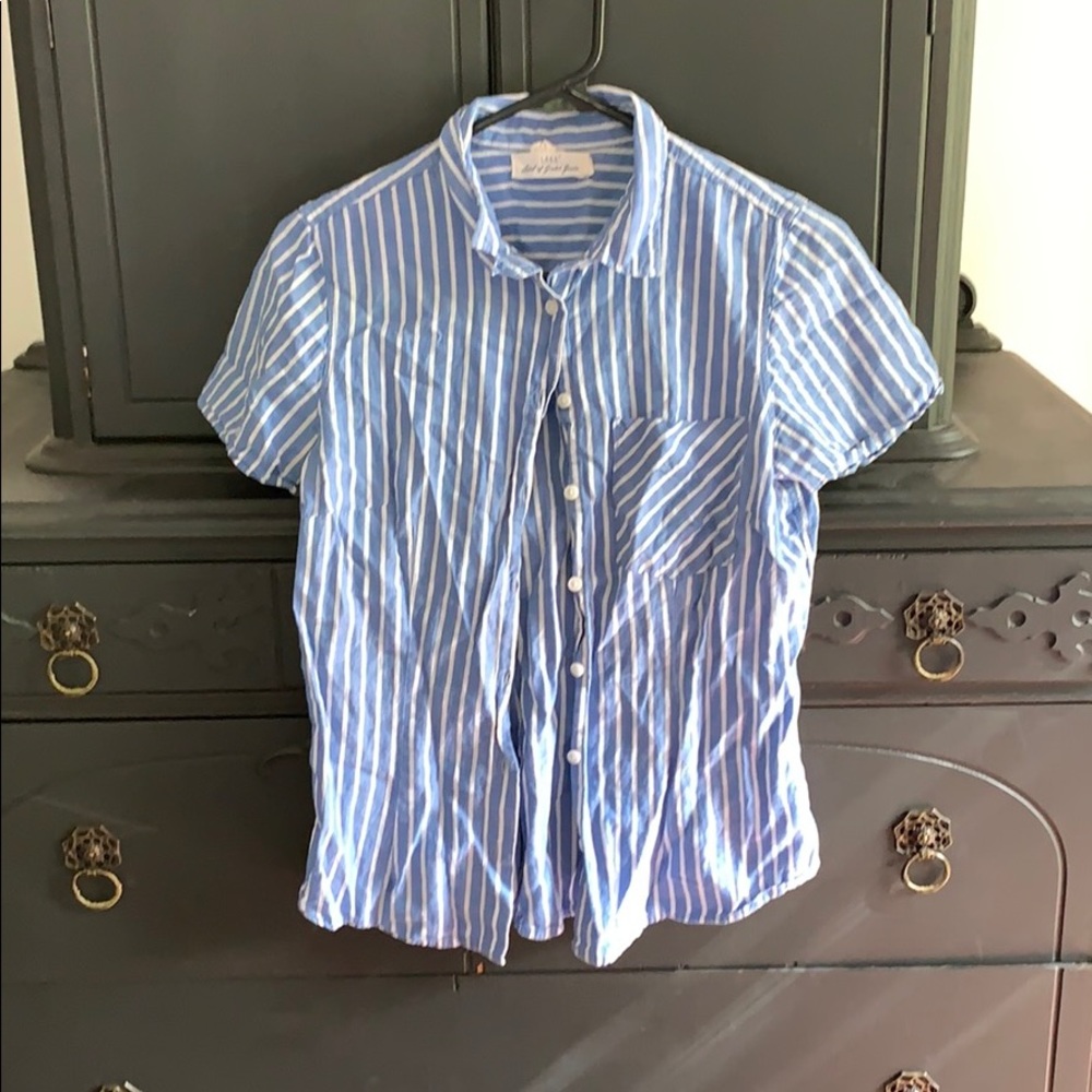 Button up, collared T